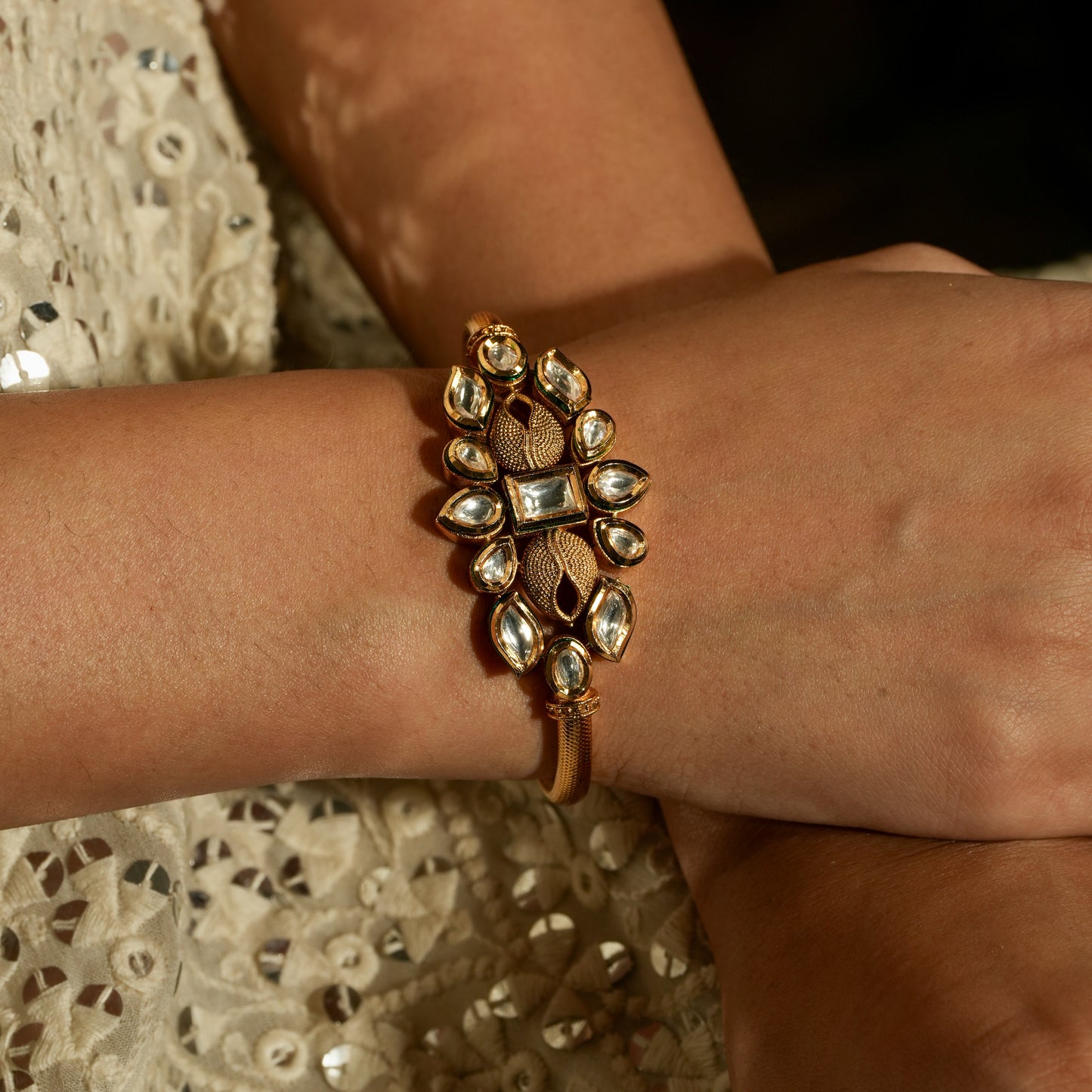 Regal Kundan Bracelet – A Touch of Royalty