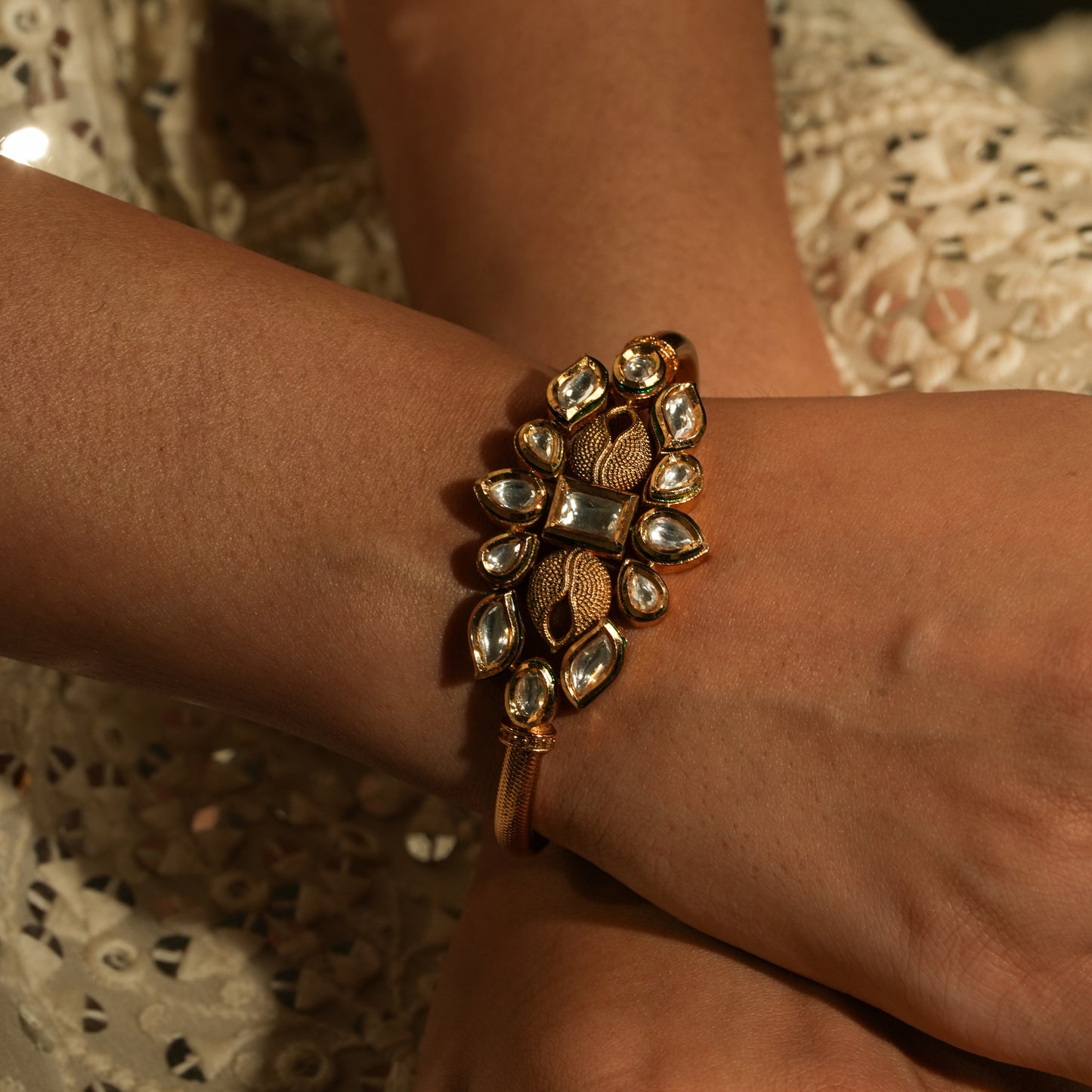 Regal Kundan Bracelet – A Touch of Royalty