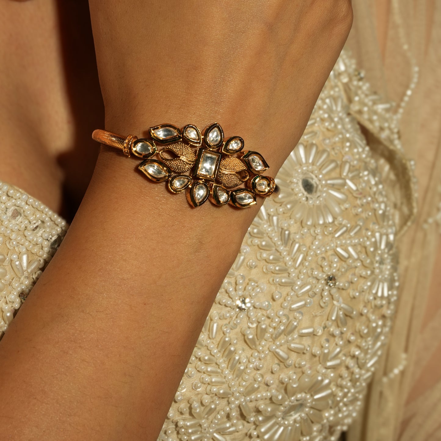 Regal Kundan Bracelet – A Touch of Royalty