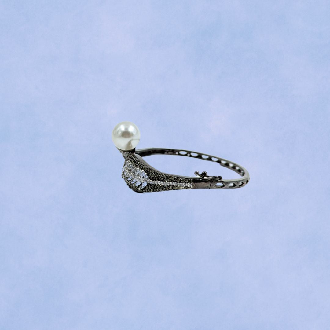 Pearl Noir American Diamond Bracelet