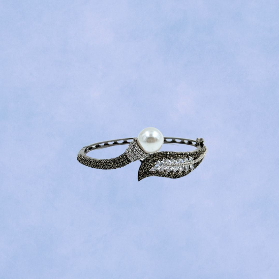 Pearl Noir American Diamond Bracelet