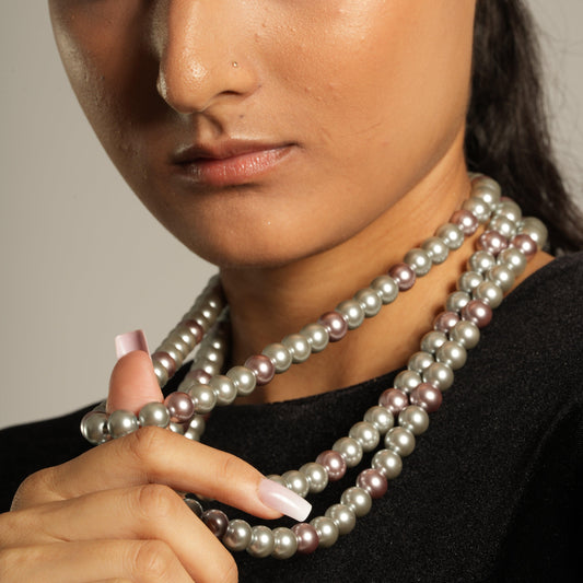 Grey Pearl Elegance – A Timeless Imitation Pearl Necklace