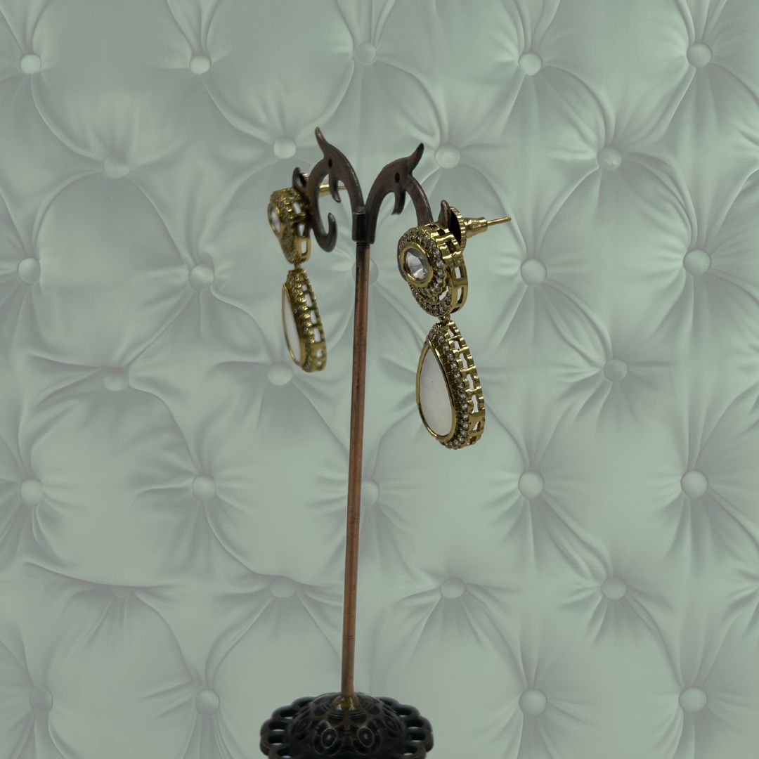 Ivory Grace Kundan Earrings